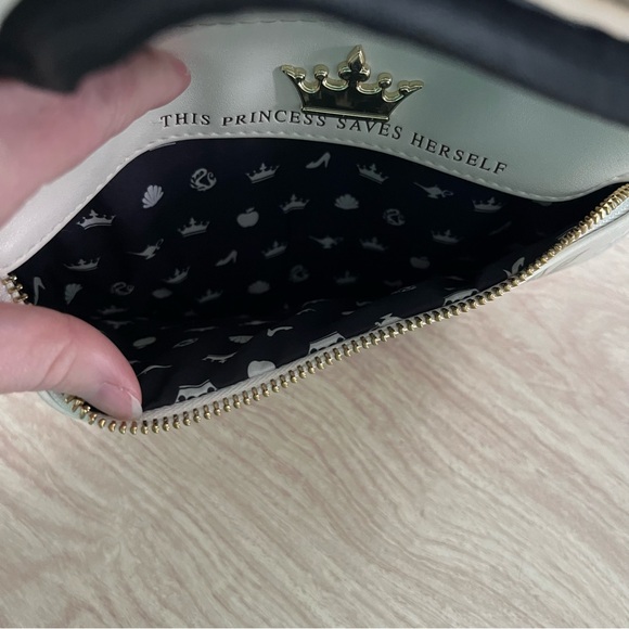 Loungefly Disney Princess Fannypack Purse - Cindy, Mulan, Snow, Ariel, Jasmine - Picture 9 of 10